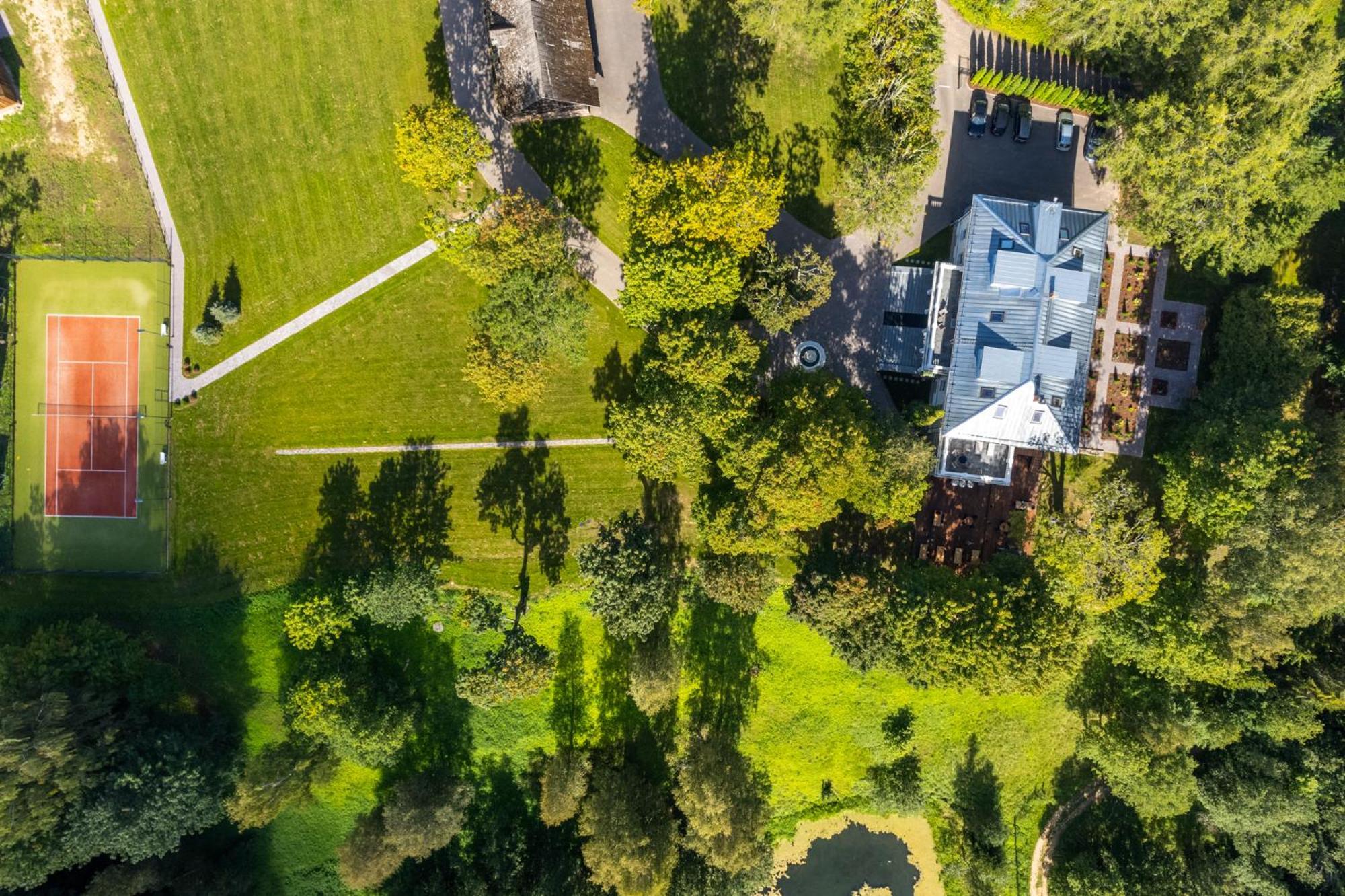 The Manor Sports & Spa Tõrve Exteriör bild
