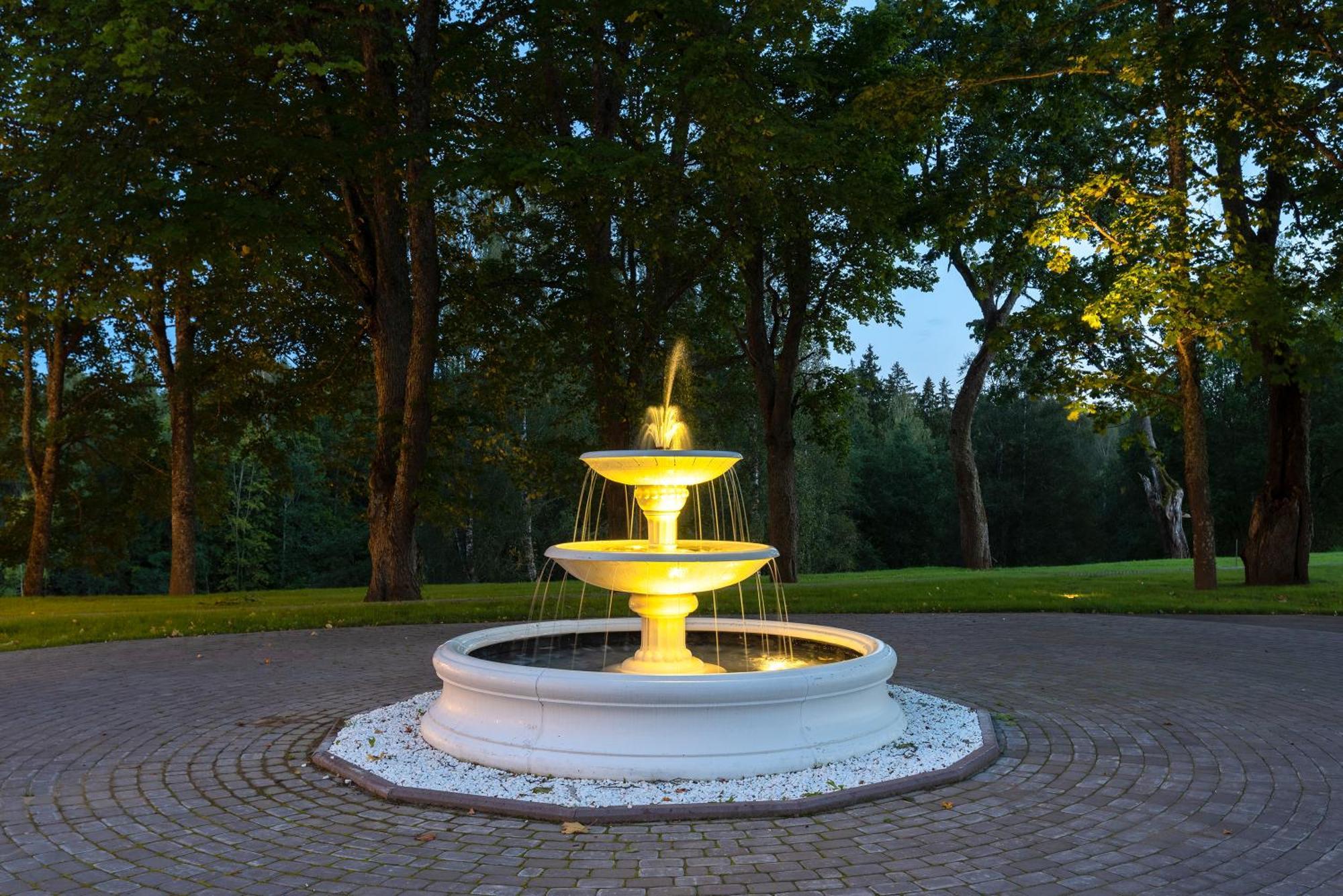 The Manor Sports & Spa Tõrve Exteriör bild
